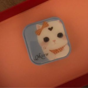 Blue kitty contact lens case